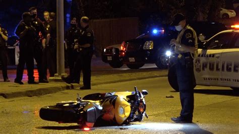 1 killed in motorcycle crash on I-70 Saturday night